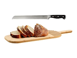 Wenge leipäveitsi leikkuulaudalla