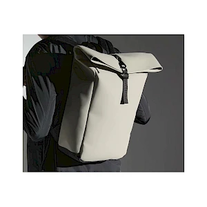 Reppu kierrätettyä polyesteriä