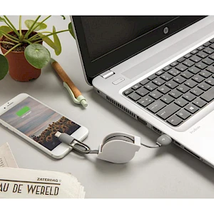 Sisään vedettävä 3in1 johto