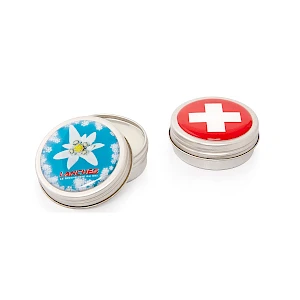 Huulirasva alumiinirasiassa