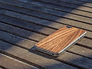 Puinen kännykkäkuori Iphonelle Puinen kännykkäkuori Iphonelle