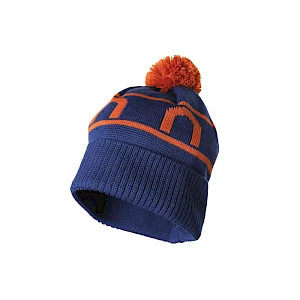 Kotimainen Retro Pipo omalla logolla