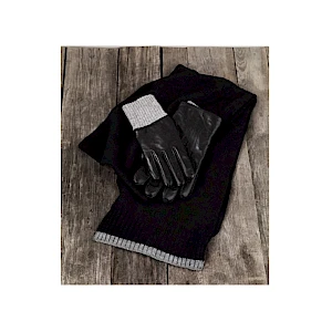 Nahkakäsineet ja kaulahuivi lahjasetti