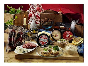 Joulun ruokalahja Suuri joulupöytä