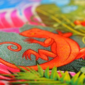 T-paidat Silkkipainettu