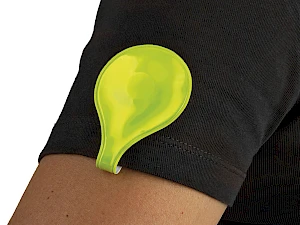 Heijastin magneetilla