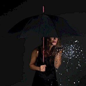 Sateenvarjo LED-valolla