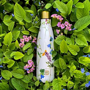 VESI x IVANA Helsinki juomapullo